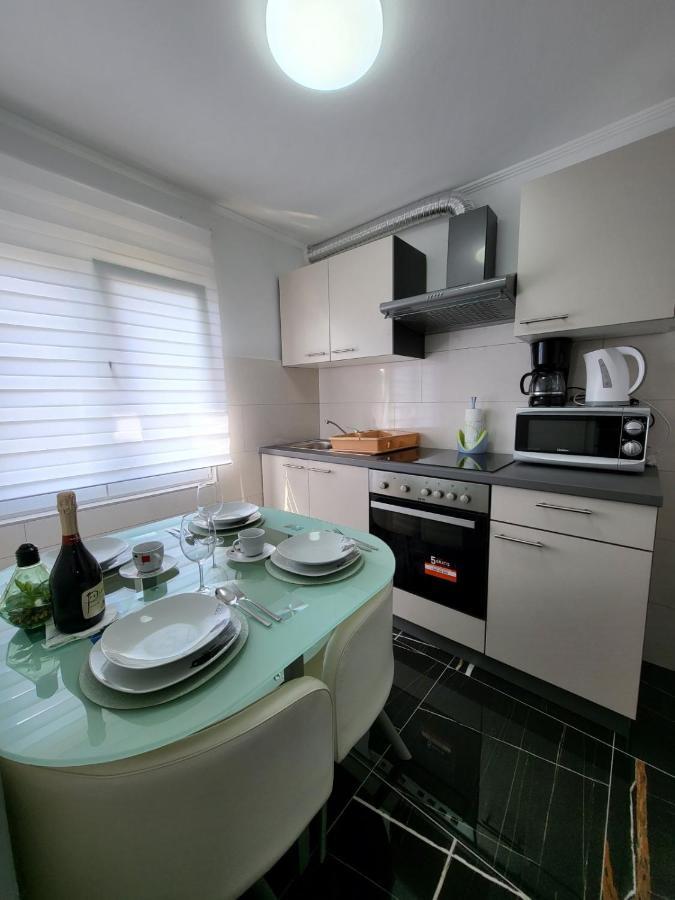 Apartman Dora With Sea View And Terrace *