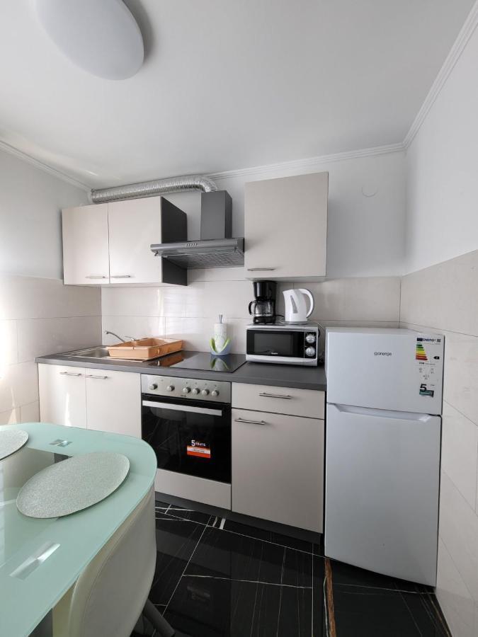 Dora With Sea View And Terrace Apartman *