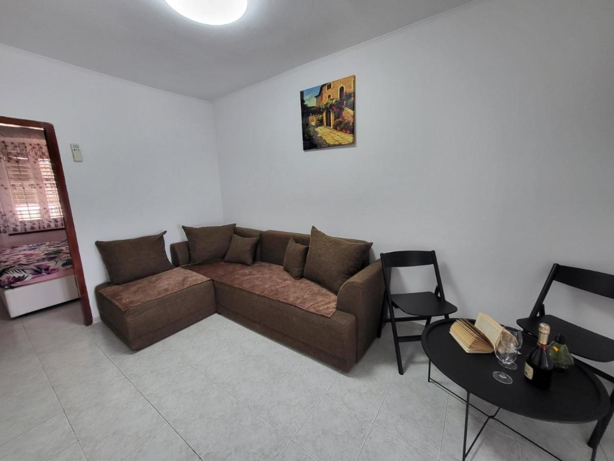 Apartman Dora With Sea View And Terrace *