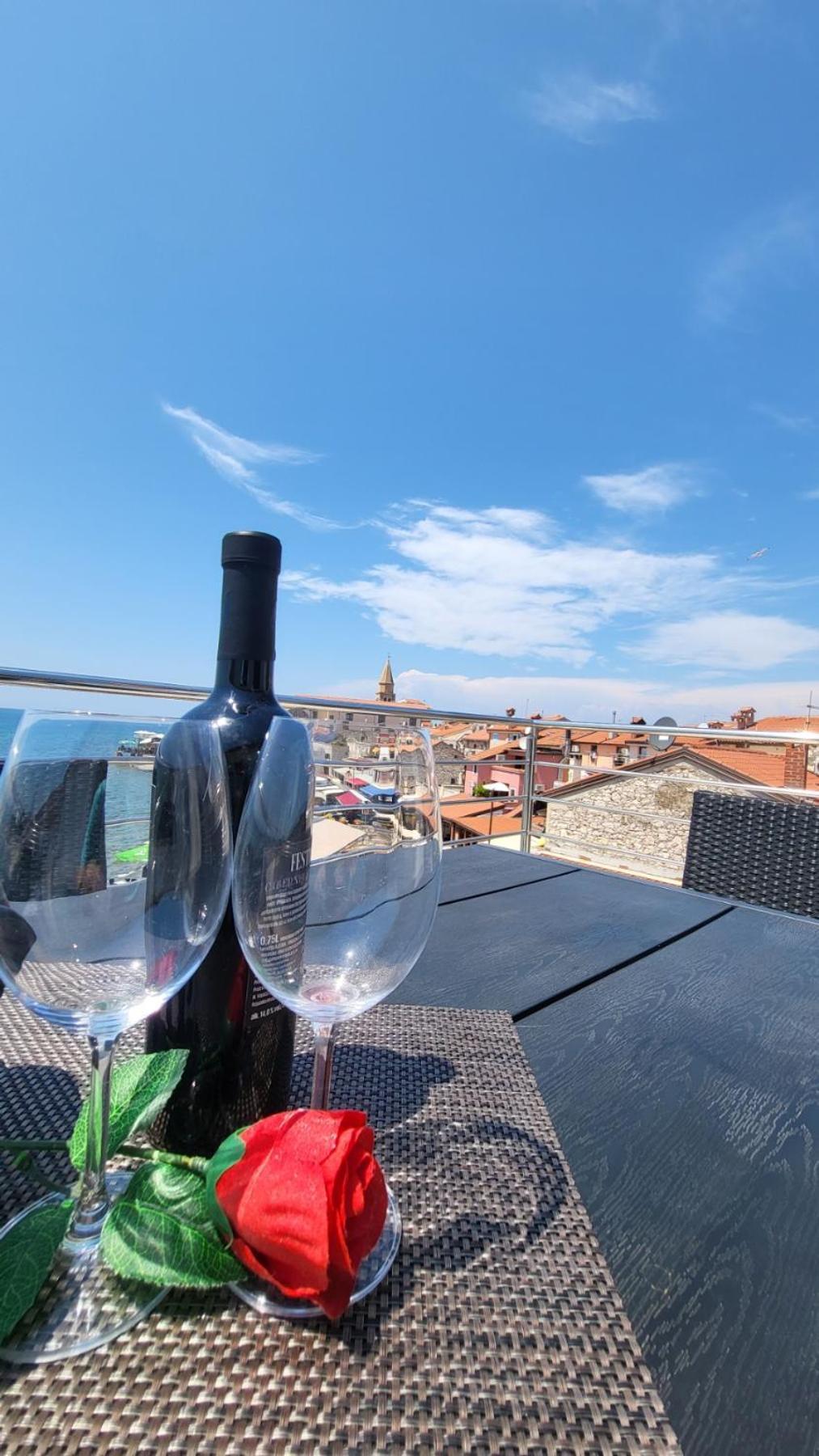 Apartman Dora With Sea View And Terrace